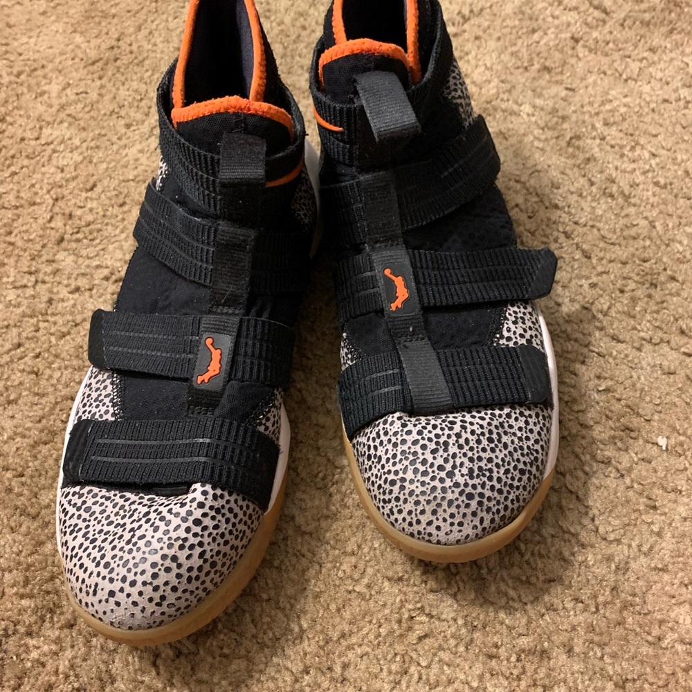 Men’s Nike zoom size 13